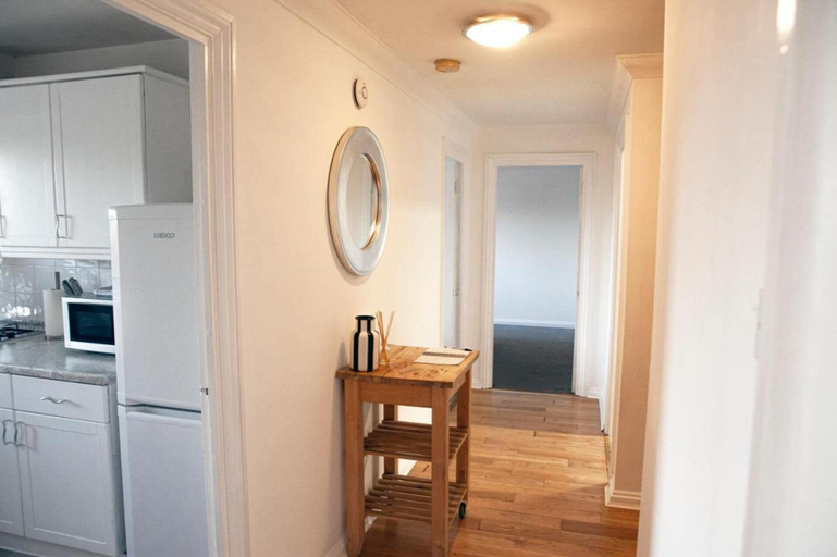 Others 4, Charming 2-bed Apartment Free Parking in Wimbledon, London