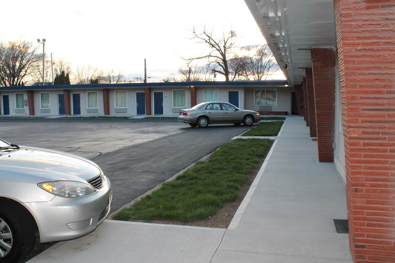 Others 2, American Motor Inn - Rock Island, Rock Island