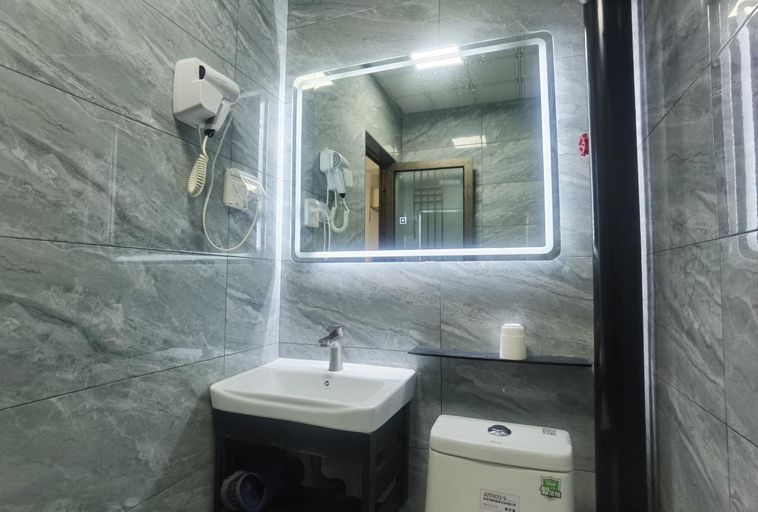 Bathroom 4, Haikou Banana Hostel, Haikou