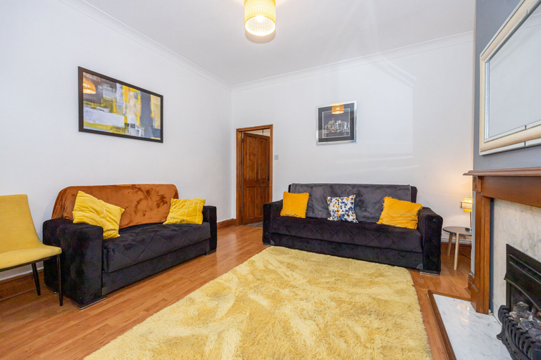 Living area 5, Captivating 2-bed House in Blackburn, Blackburn with Darwen