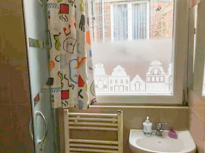 Bathroom 4, Room in B&B - Cozy Room Z2 for two in Brussels, Bruxelles