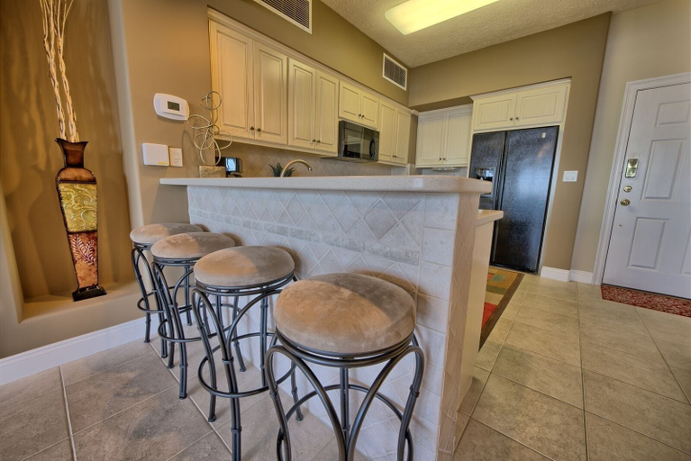 Others 4, Roomy Oceanfront Condo with Breathtaking View and Beachside Pool - Unit 1906 by RedAwning, Bay