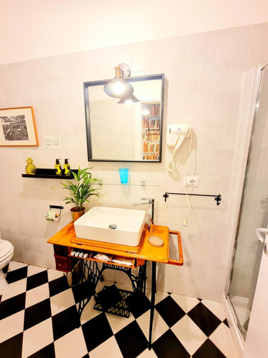 Bathroom 4, Daily Napoli - Lungomare, Napoli
