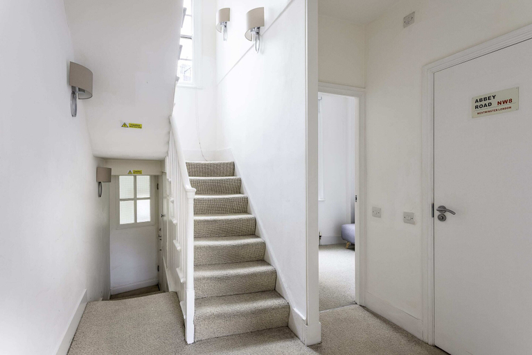 Others 4, Bright Marylebone Apartment, London
