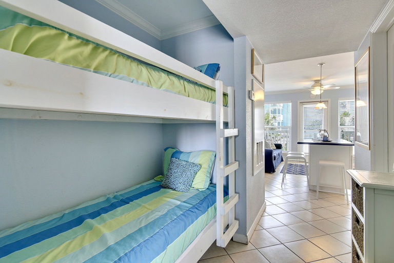 Room 2, Seascape 1120 Studio Bedroom Condo by RedAwning, Galveston