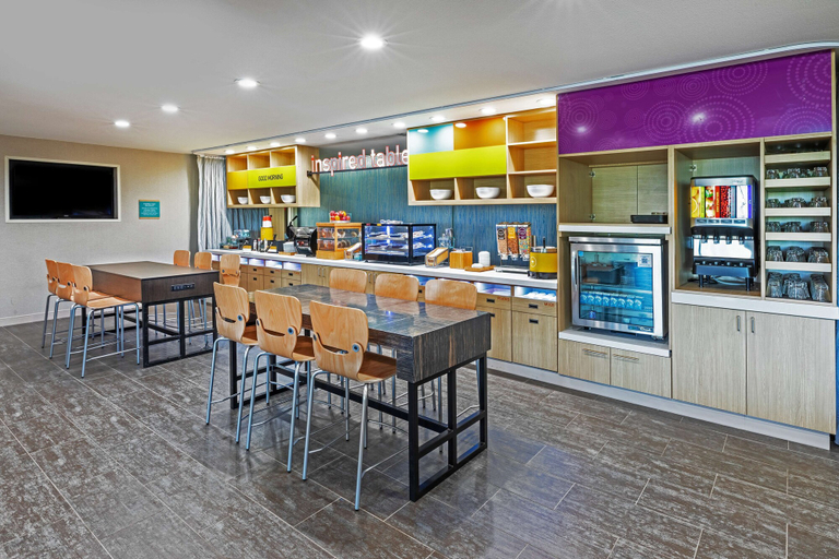 Food & Drinks 5, Home2 Suites by Hilton Weatherford, Custer