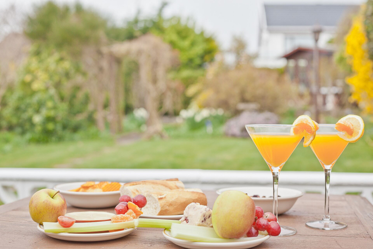 Food & Drinks 5, Lothlorien in Grange-over-sands With Bay Views, Cumbria