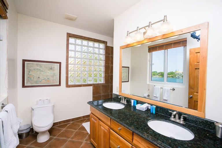 Bathroom 3, Coral Vista #3, Roatán