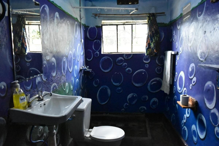 Bathroom 4, Room in B&B - Red Rocks Rwanda - Double Room With Shared Bathroom, Musanze
