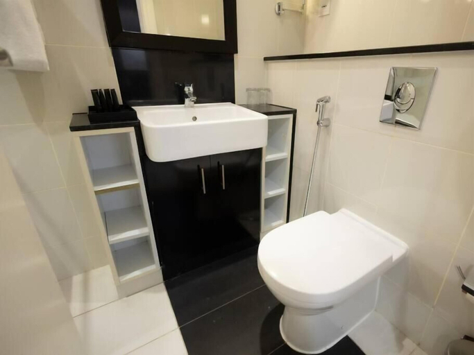 Bathroom, Mh - Cosy Studio in Downtown, Dubai