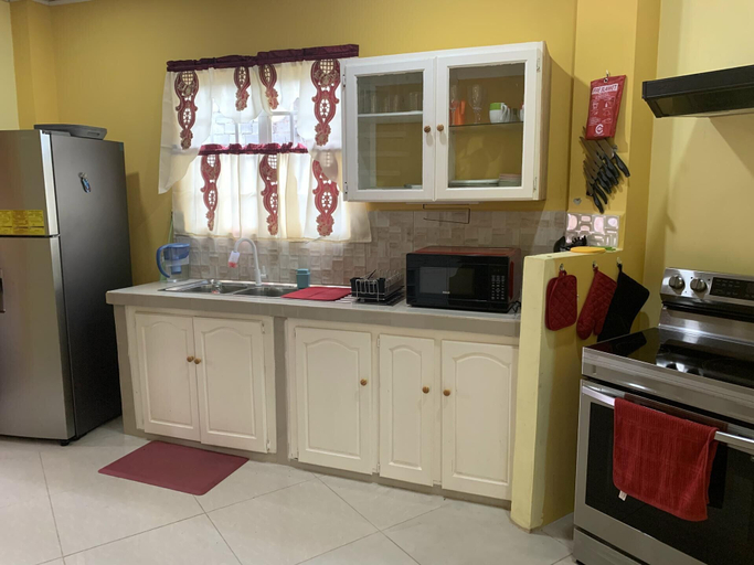 Others 4, Quiet 2-bed Property Within the Centre of City