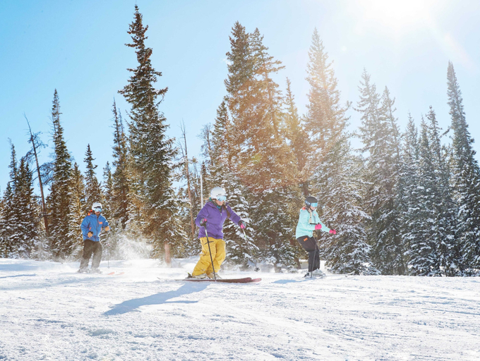 Snow and ski sports 2, Spacious, Upgraded 2 Bdr W/ Fireplace & Hot Tub Access 2 Bedroom Condo by RedAwning, Summit