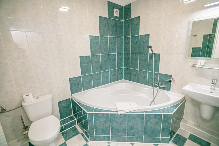 Bathroom 4, Hotel Onyx, Krosno Odrzańskie
