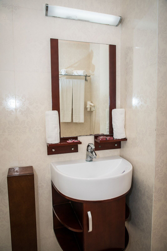 Bathroom 4, Hotel Megalos, Constanta