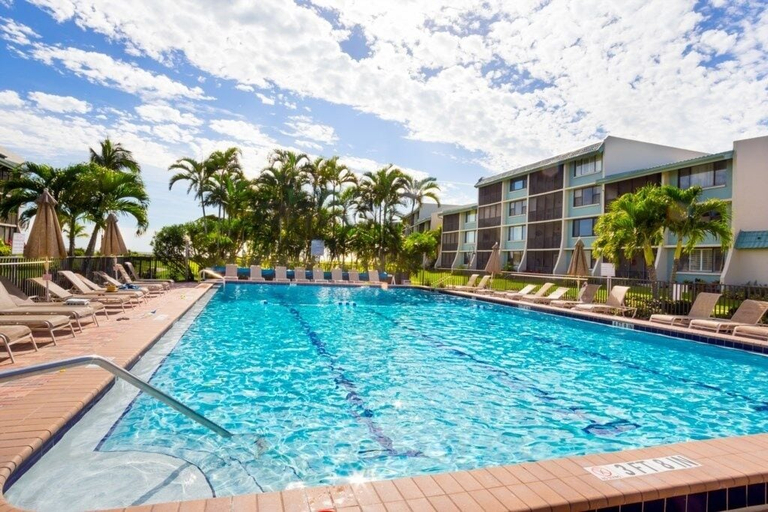 Sport & Beauty, Loggerhead 314 2 Bedroom Condo by RedAwning, Lee