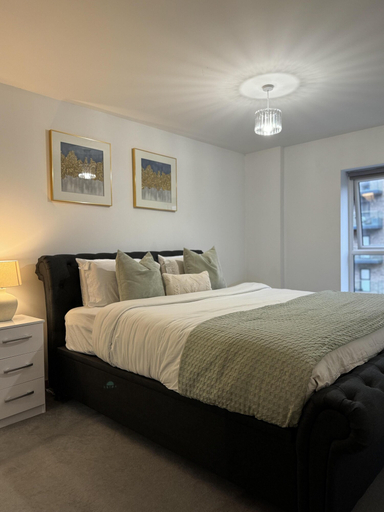 Room 2, Luxury Apartment in Dartford, Kent