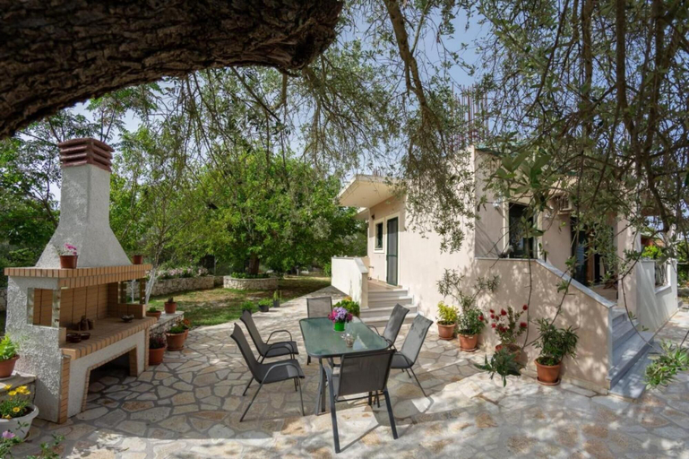 Room 2, Nikis Country House - Lefkada BnB Private Parking, Ionian Islands