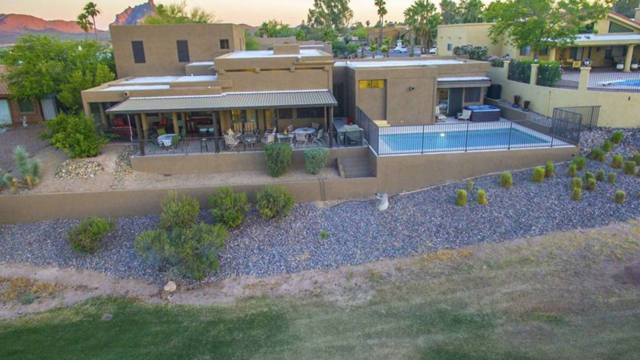 Exterior 2, Luxe 4 Bdrm W/pool and Spa on Golf Course Lot!, Maricopa