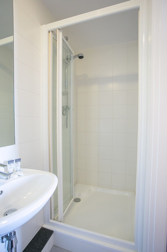 Bathroom 3, Grand Canal Square Apartments, Dublin