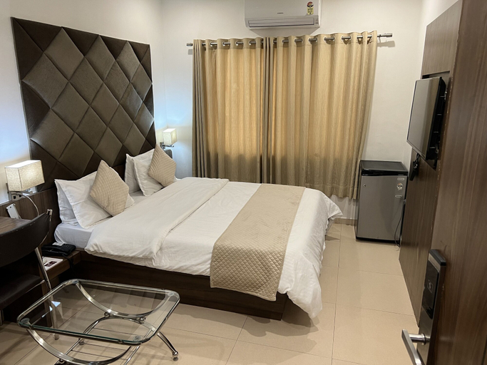 Bedroom 3, The Evergrand Palace, Rajkot