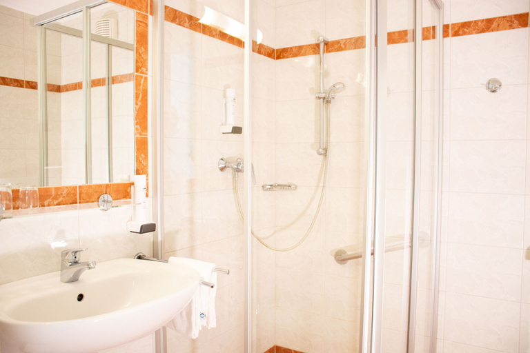 Bathroom, Landhotel Post, Gmunden
