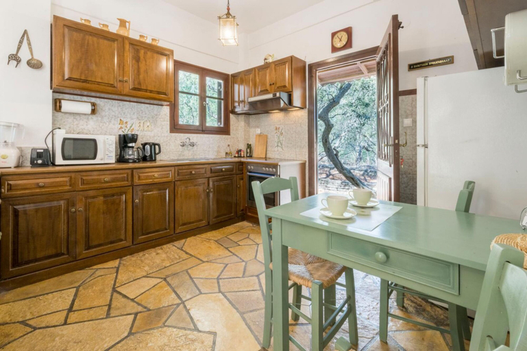 Room 5, Villa Alkyon in Paxi, Ionian Islands