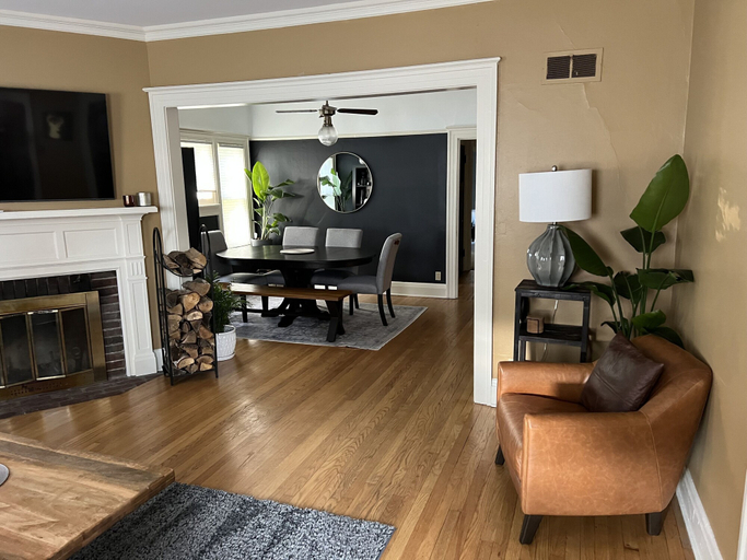 Others 5, Beautiful Luxury Suite B Shorewood Home, Milwaukee