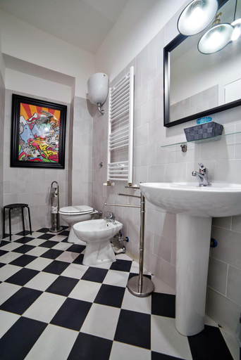 Bathroom 4, Daily Napoli - Lungomare, Napoli