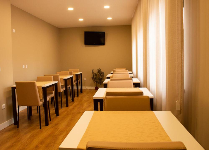 Food & Drinks 3, Gouveia Residence, Coimbra