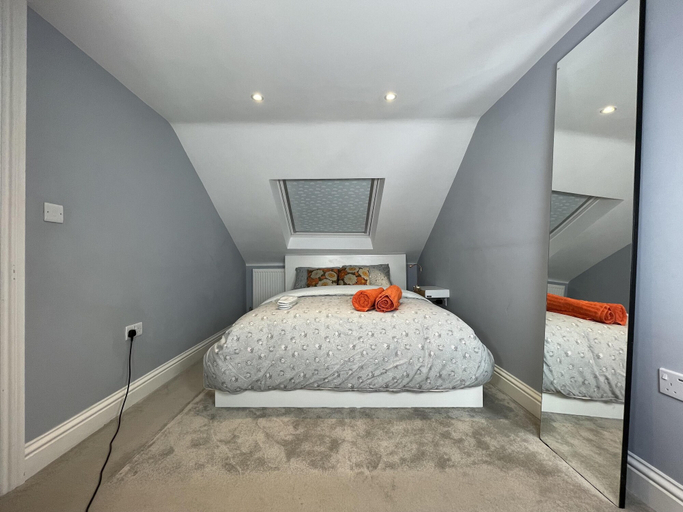 Bedroom 3, Luxurious Double Studio in London, London