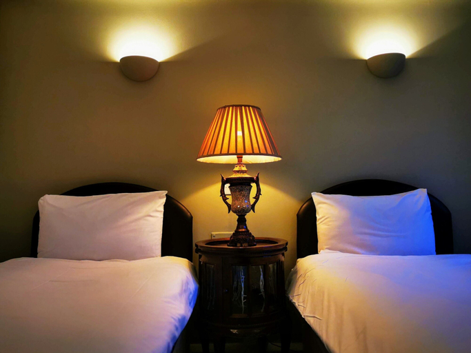 Bedroom 4, Castle Hotel, Merthyr Tydfil
