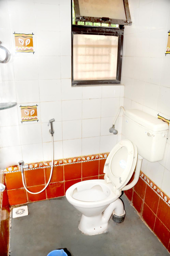 Bathroom 3, Radhanand Holiday Home, Kolhapur