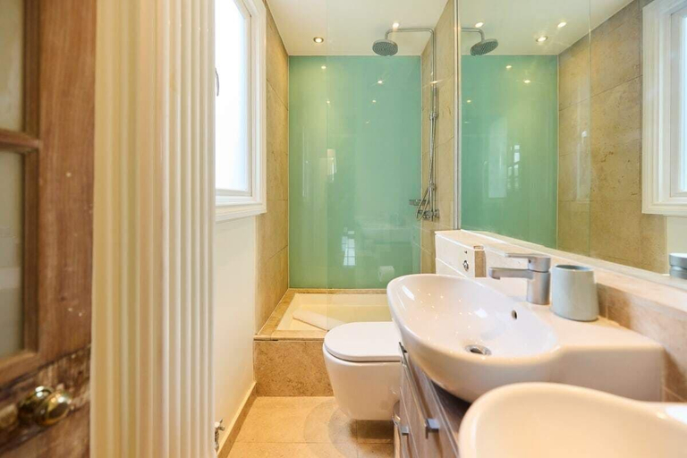 Bathroom 4, The Peckham Hideaway - Bright 3bdr Flat, London