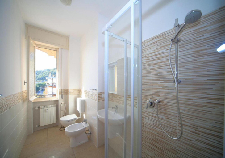 Others 5, Vittorio Veneto 9 Int 20, Savona