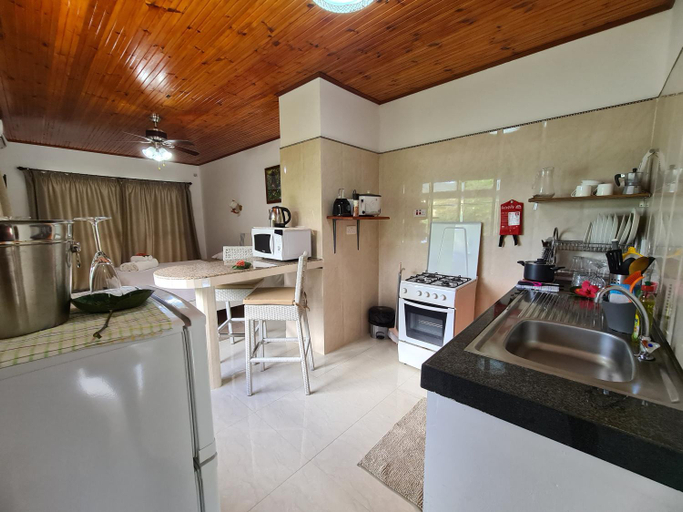 Others 2, Tourterelle Holiday Home