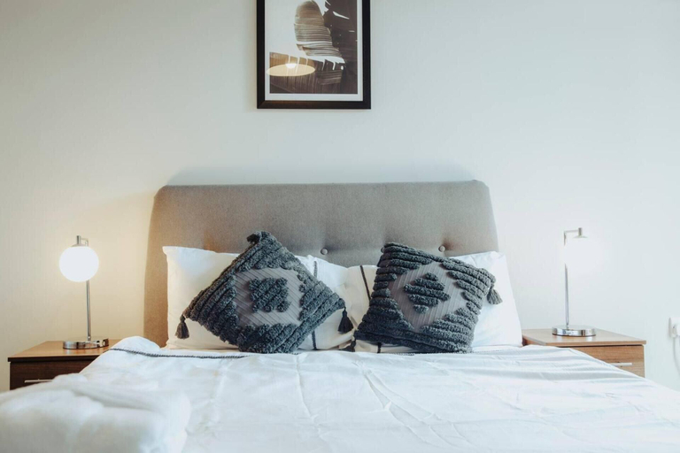 Bedroom 2, Stunning 2-bed Apartment in Birmingham, Birmingham