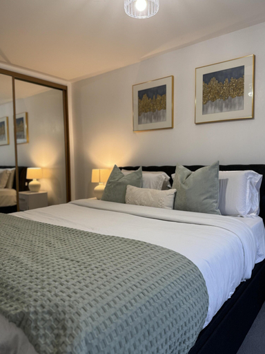 Room 3, Luxury Apartment in Dartford, Kent