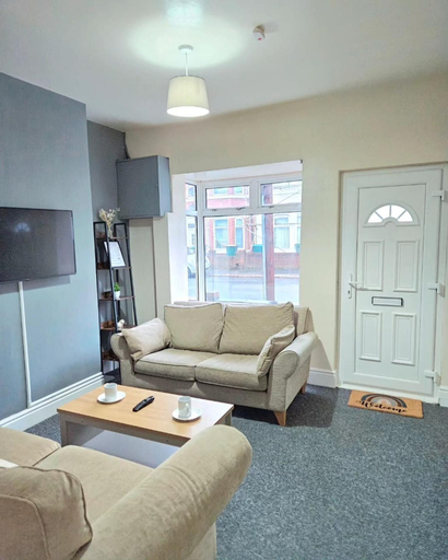 Others 4, Spacious,luxury, Near City Center, Free Parking, Coventry