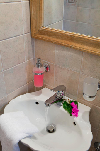 Bathroom 4, Amalia Apartments, Ionian Islands