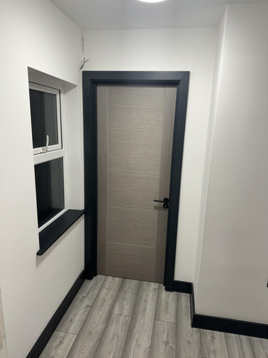 Others 4, Impeccable 1-bed Studio in London, London