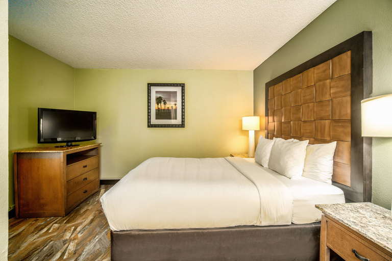 Bedroom 3, Buena Park Hotel Near Knott's Berry Farm, Orange