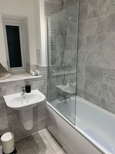 Bathroom 3, Pristine 3-bed House in Grays, Thurrock
