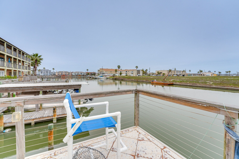 Sport & Beauty 5, Waterfront Mustang Island Condo with Dock!, Nueces