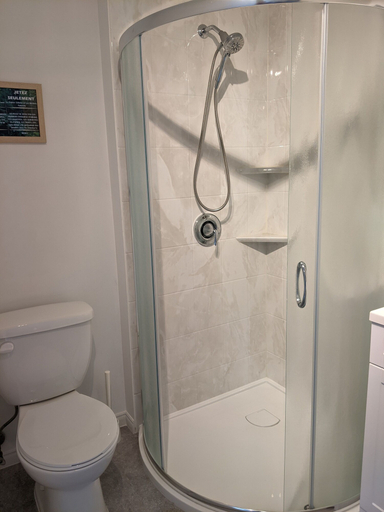 Bathroom 4, Cedar Drive Inn, Stormont, Dundas and Glengarry