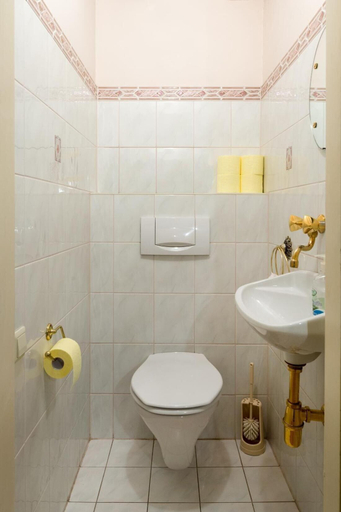 Bathroom 4, Apartment Sonnenfelsgasse, Wien