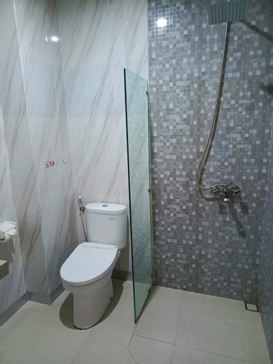 Bathroom 12