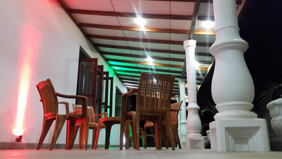 Others 3, Kandyan Rest, Wilgamuwa
