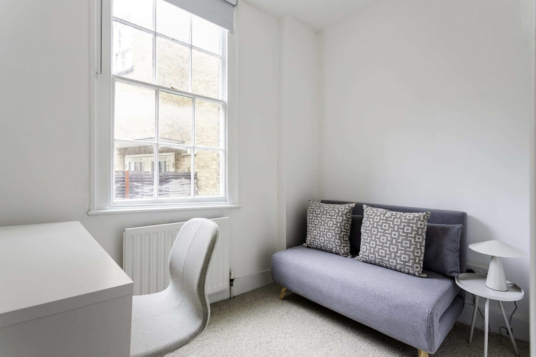 Others 5, Bright Marylebone Apartment, London