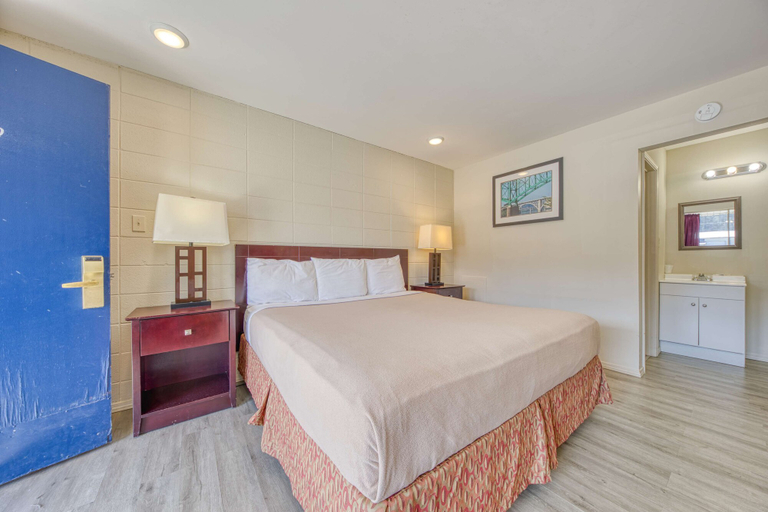 Bedroom 2, Americas Best Value Inn Stearns, McCreary