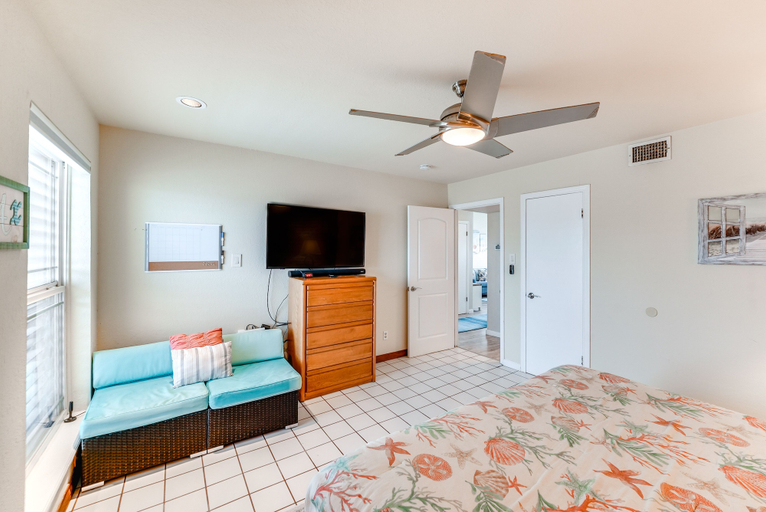Bedroom 3, Waterfront Mustang Island Condo with Dock!, Nueces